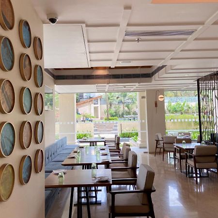 Holiday Inn Goa Candolim Bagian luar foto