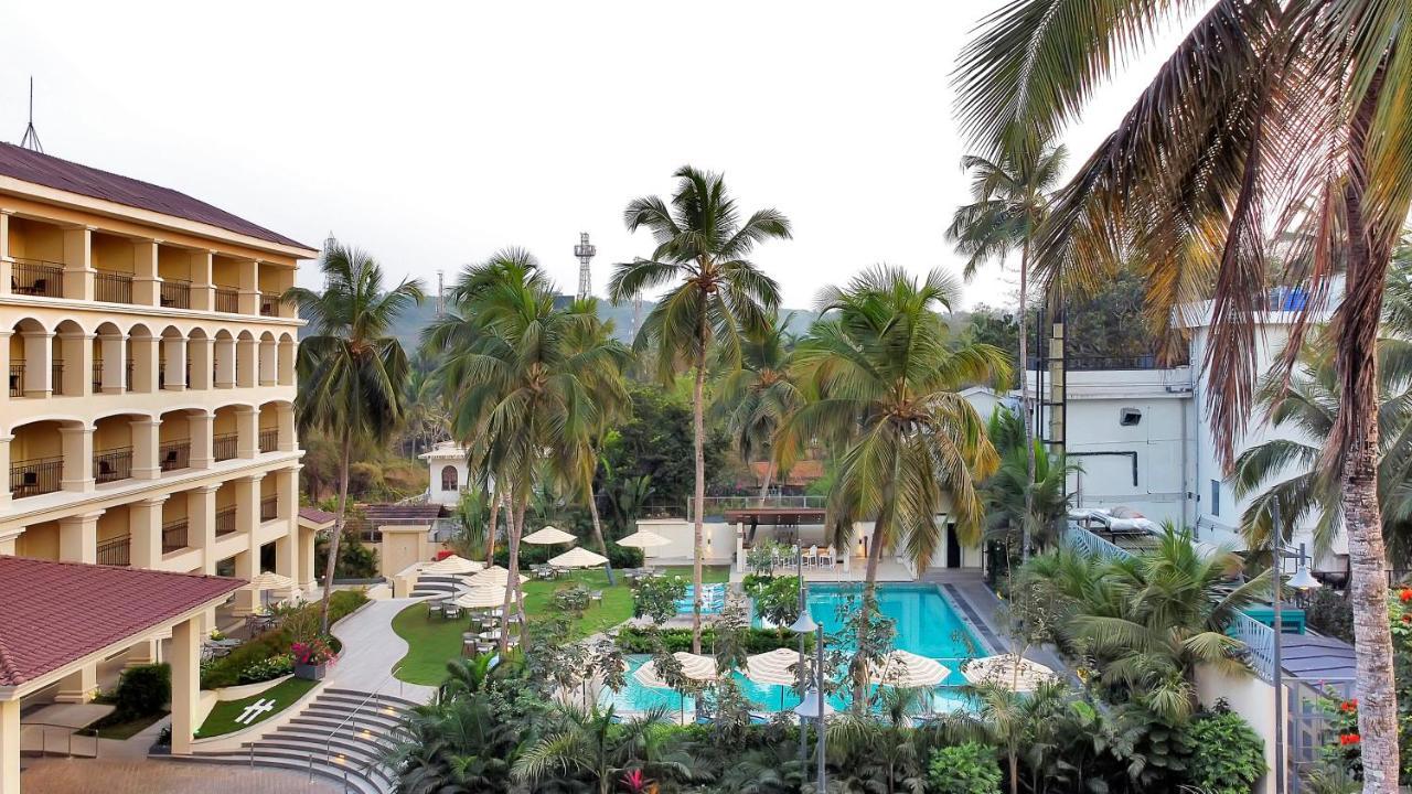 Holiday Inn Goa Candolim Bagian luar foto